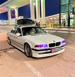 بي ام دبليو الفئة 7